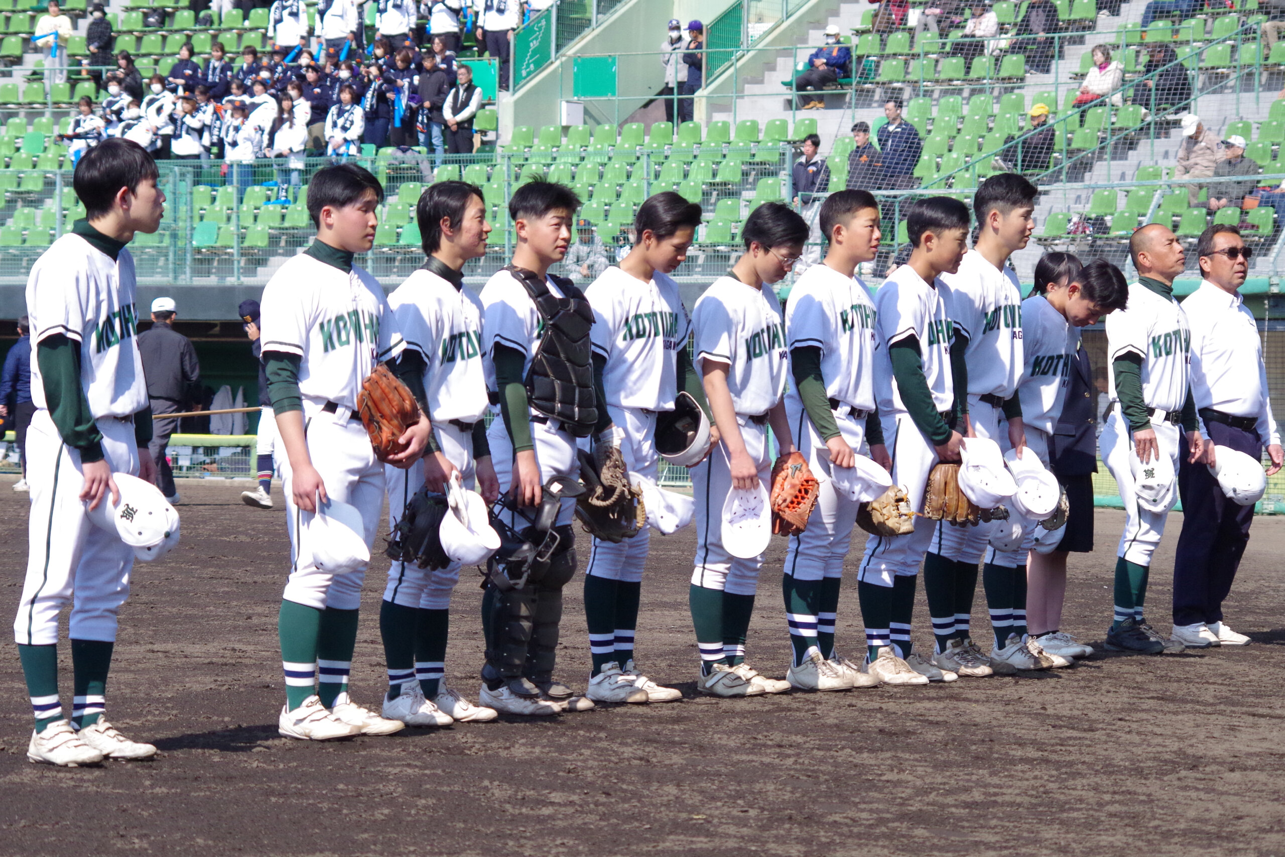 高校野球　実戦守備コーチング　全2枚 部員8人の高校が実感…“手打ち野球”は「守備力高まる」 雨天メニューの